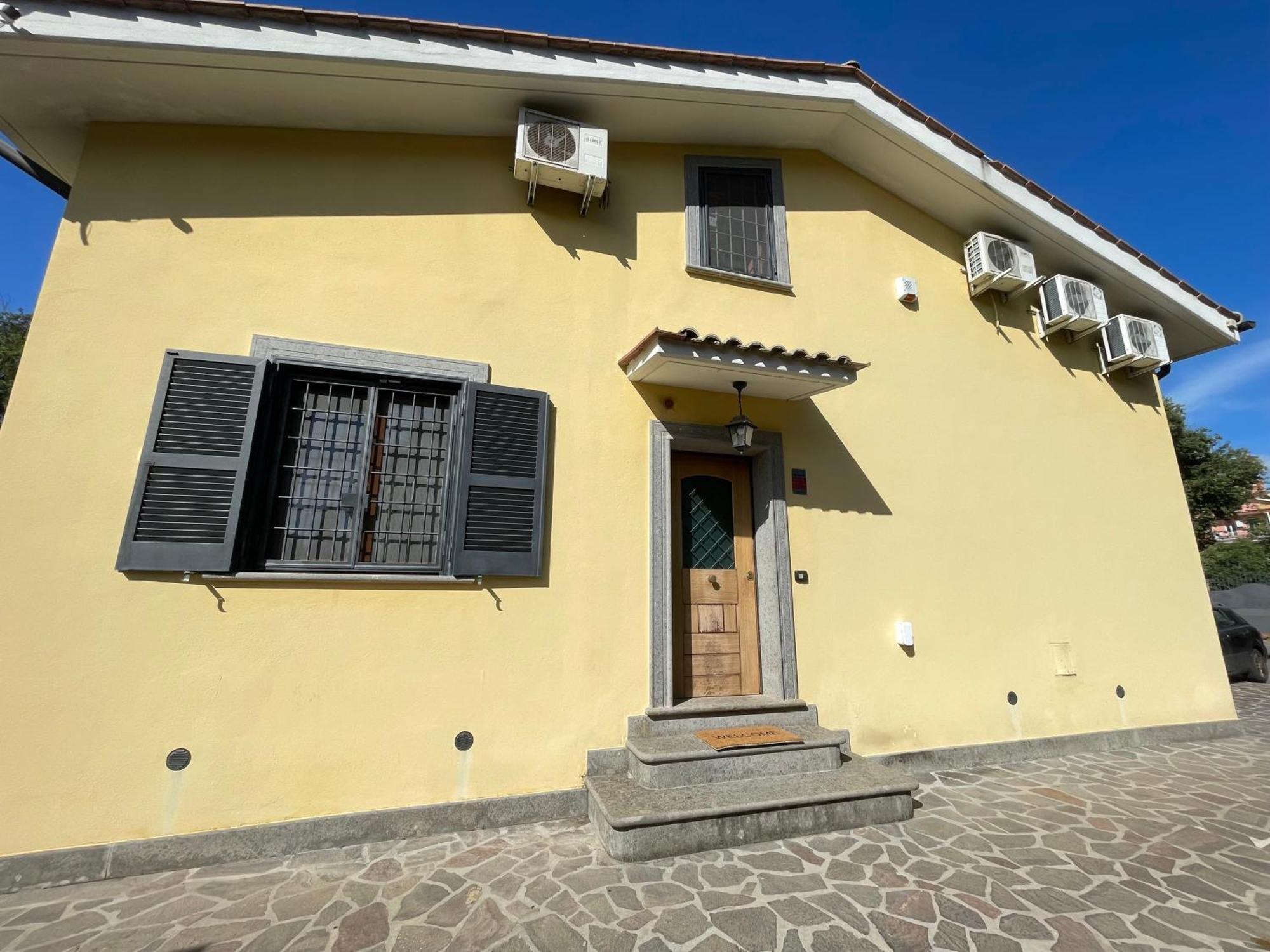 Paradise Home, Rome